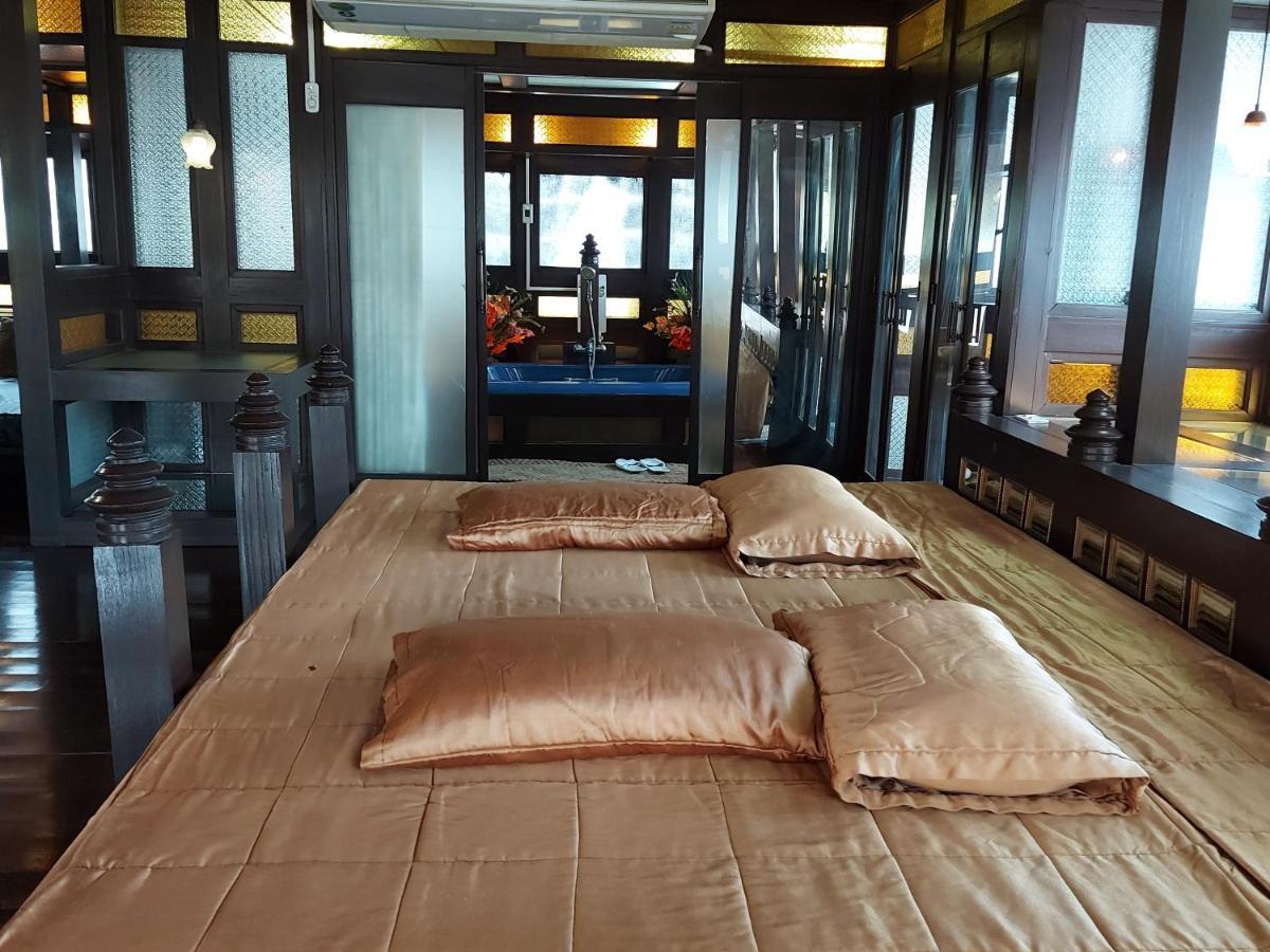 Ruan Talay Bangsaray Hotel Chonburi Esterno foto